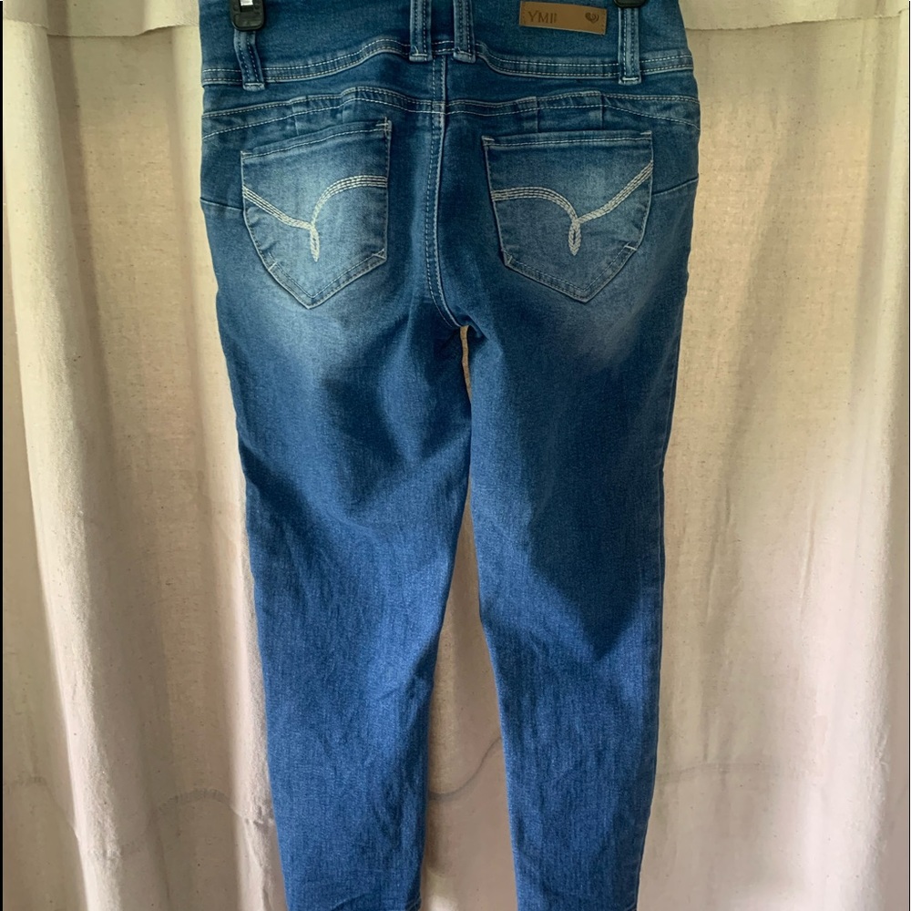 YMI SIZE 5 wanna better butt SKINNY CAPRI